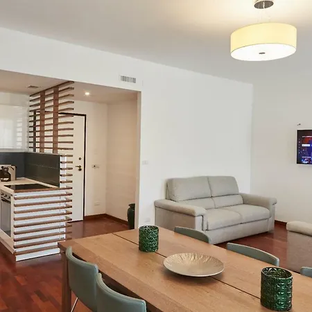Family Apartment *